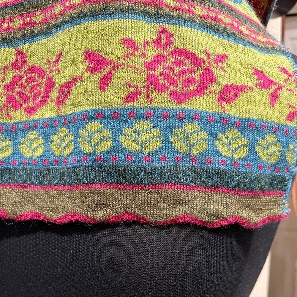 Flomax FAIR ISLE VIRGIN WOOL, MULTICOLORED FLORAL, MADE IN GERMANY SCARF: